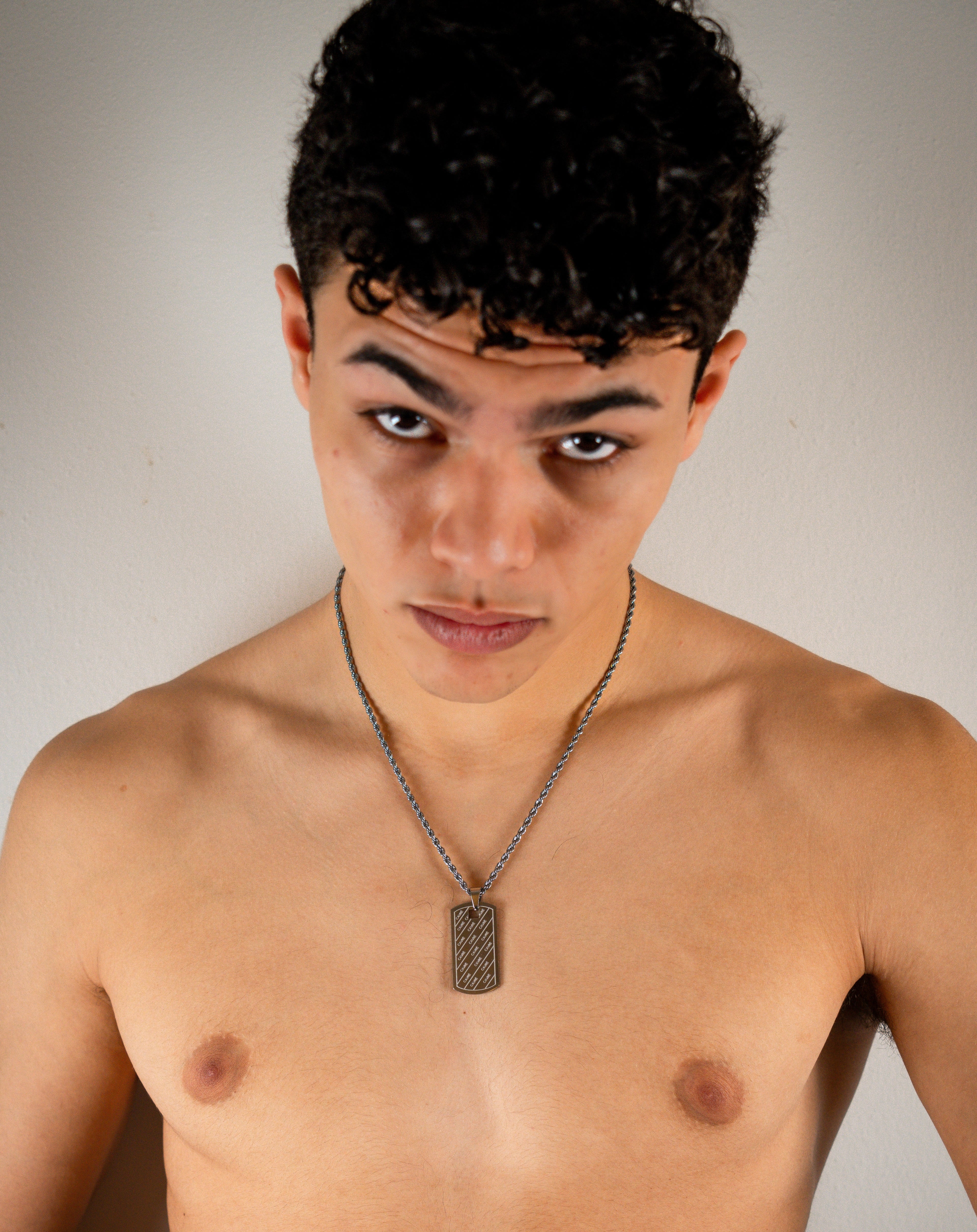 CAVRE NECKLACE